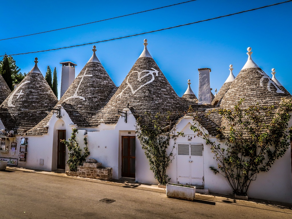 (Shqip) ALBEROBELLO – OTRANTO – TARANTO
